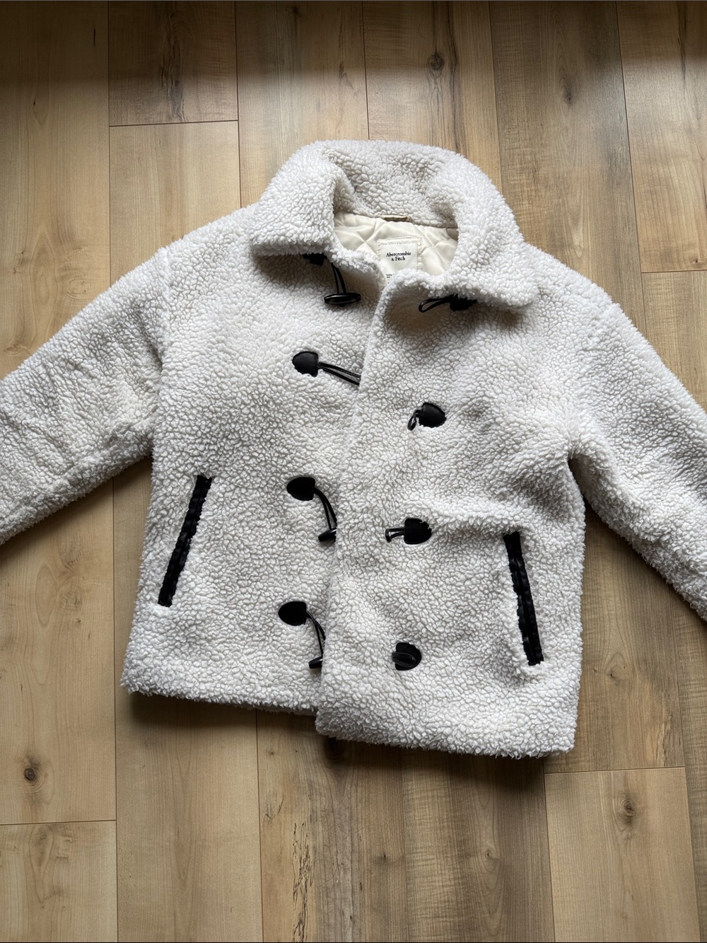 Abercrombie & Fitch Cream Sherpa Toggle Peacoat with Black Trim